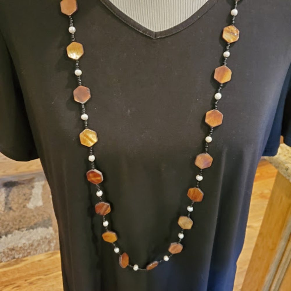 Wood Patterned Beaded Necklace